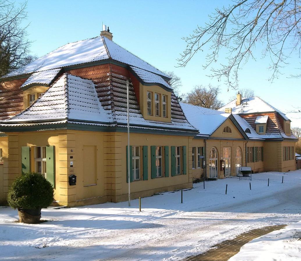 Kavaliershaus Krumke - Gaestehaus Im Schlosspark - Schluesselbox - Kein Tv Ξενοδοχείο Εξωτερικό φωτογραφία