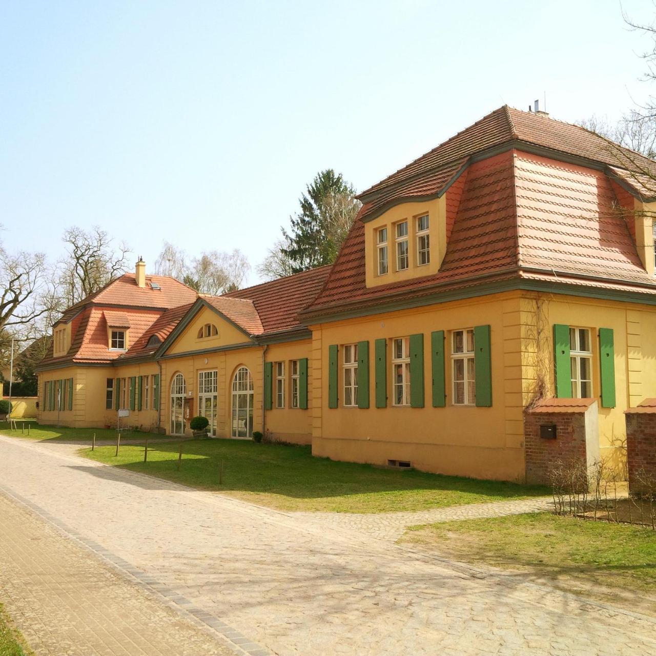 Kavaliershaus Krumke - Gaestehaus Im Schlosspark - Schluesselbox - Kein Tv Ξενοδοχείο Εξωτερικό φωτογραφία